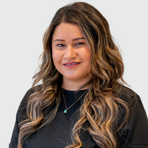 christine Flores headshot
